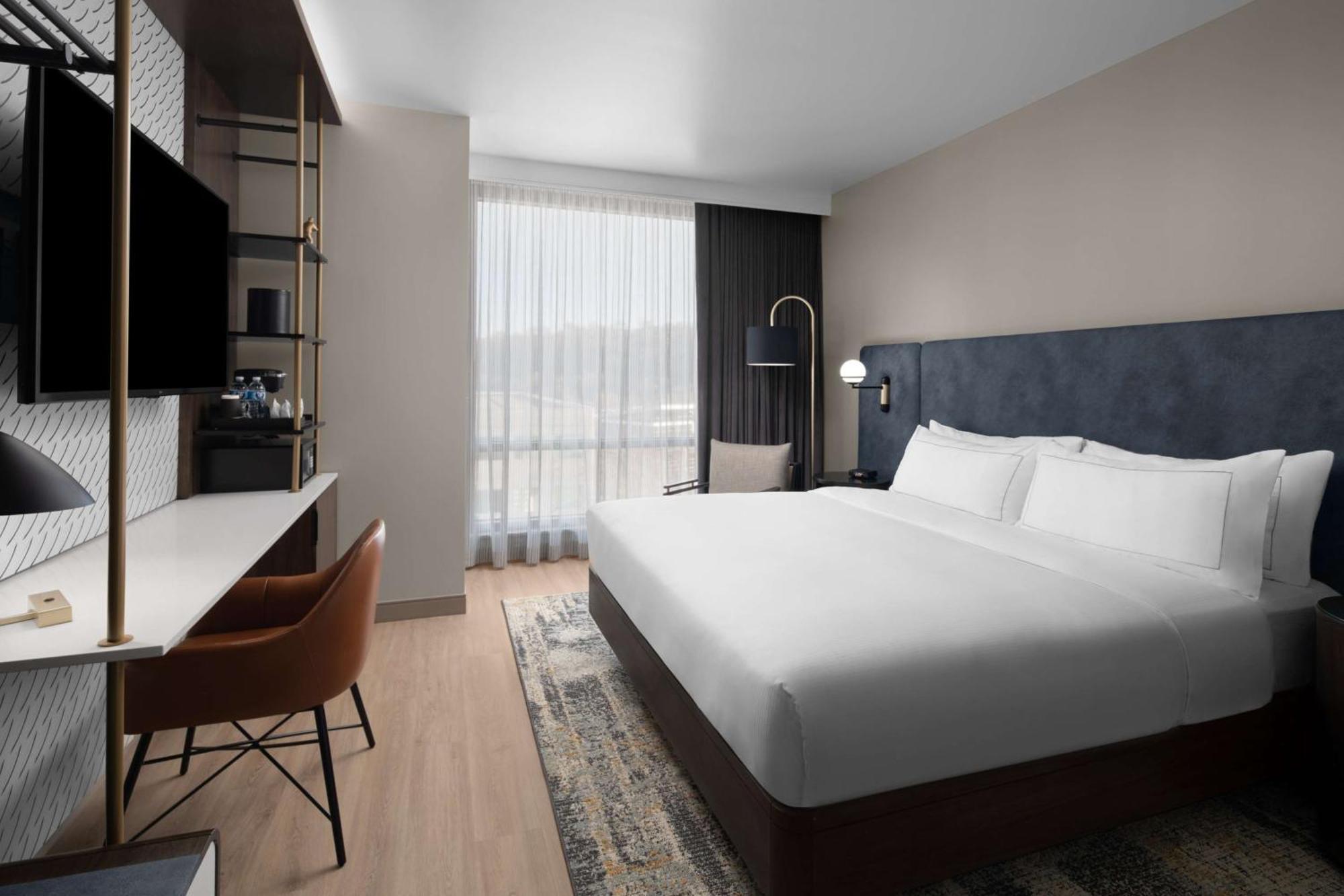 Hotel West & Main Conshohocken, Tapestry Collection Hilton Bagian luar foto