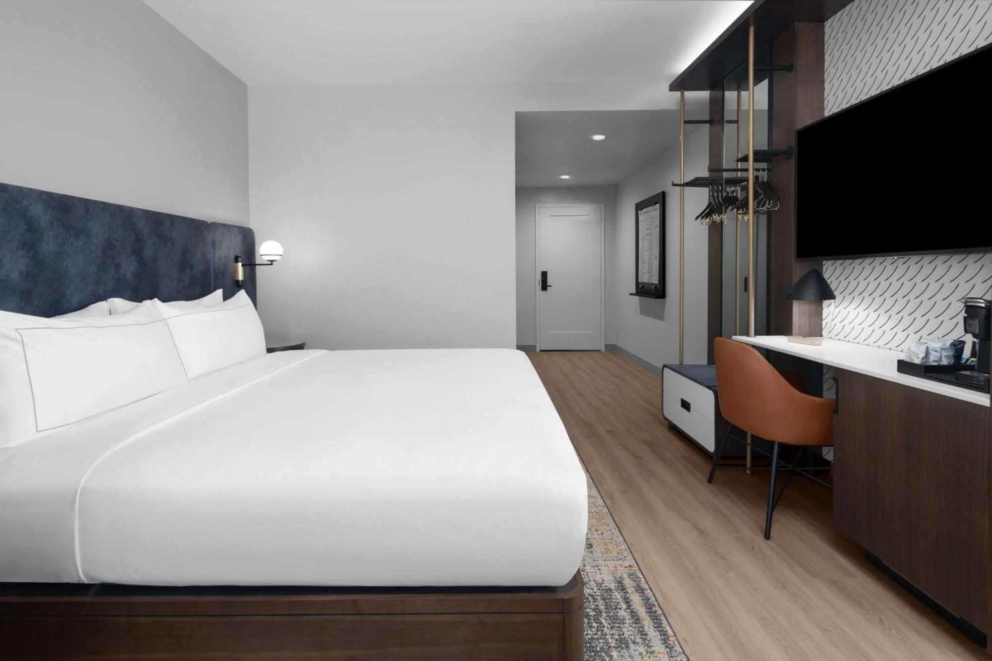 Hotel West & Main Conshohocken, Tapestry Collection Hilton Bagian luar foto