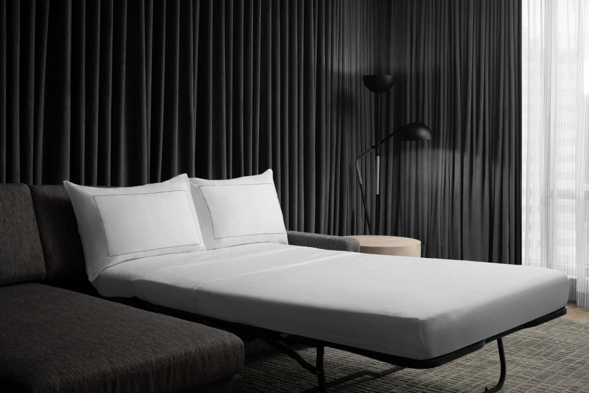Hotel West & Main Conshohocken, Tapestry Collection Hilton Bagian luar foto