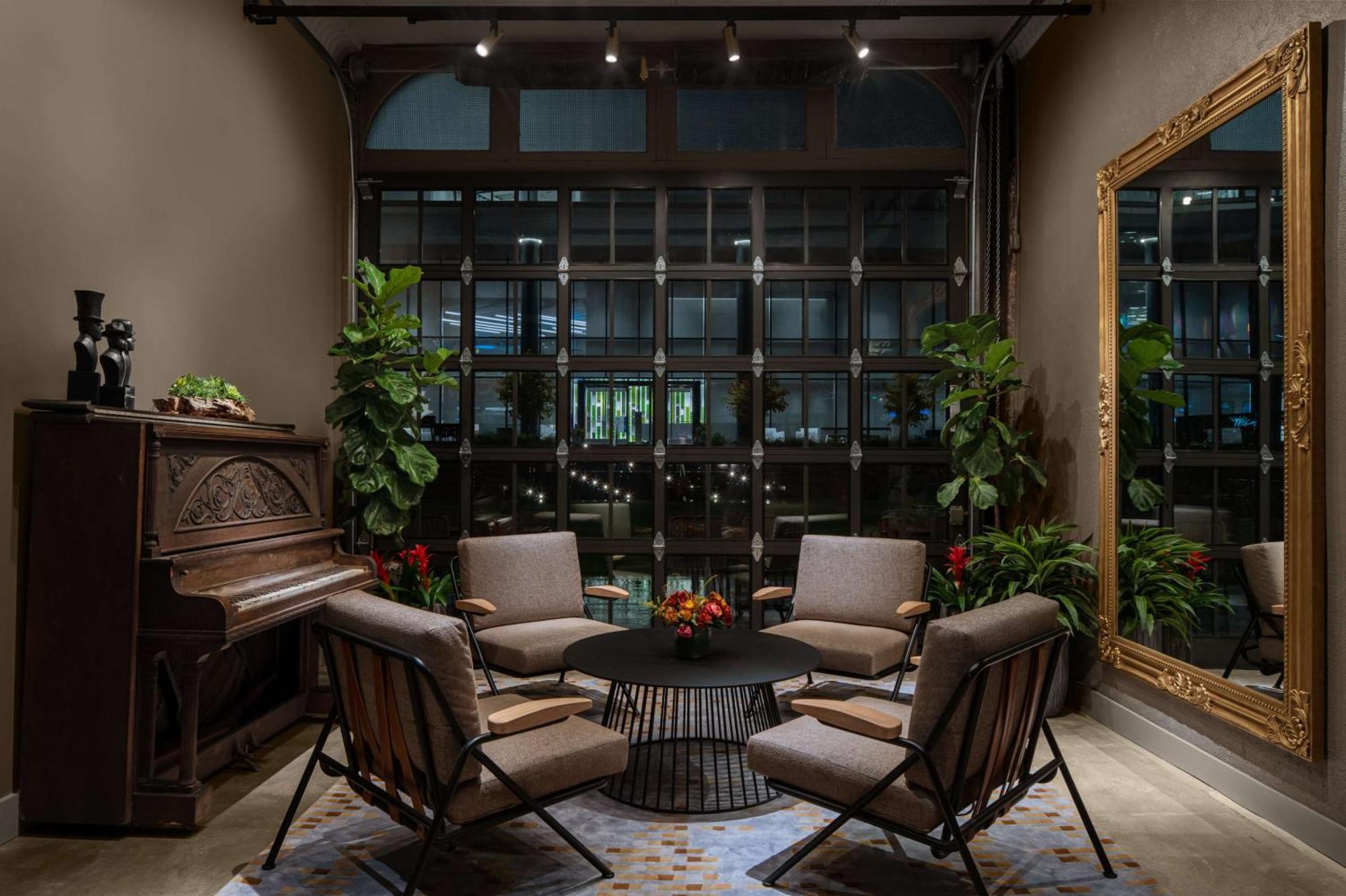 Hotel West & Main Conshohocken, Tapestry Collection Hilton Bagian luar foto