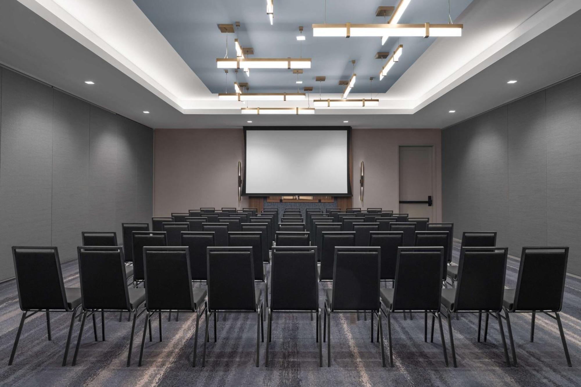 Hotel West & Main Conshohocken, Tapestry Collection Hilton Bagian luar foto