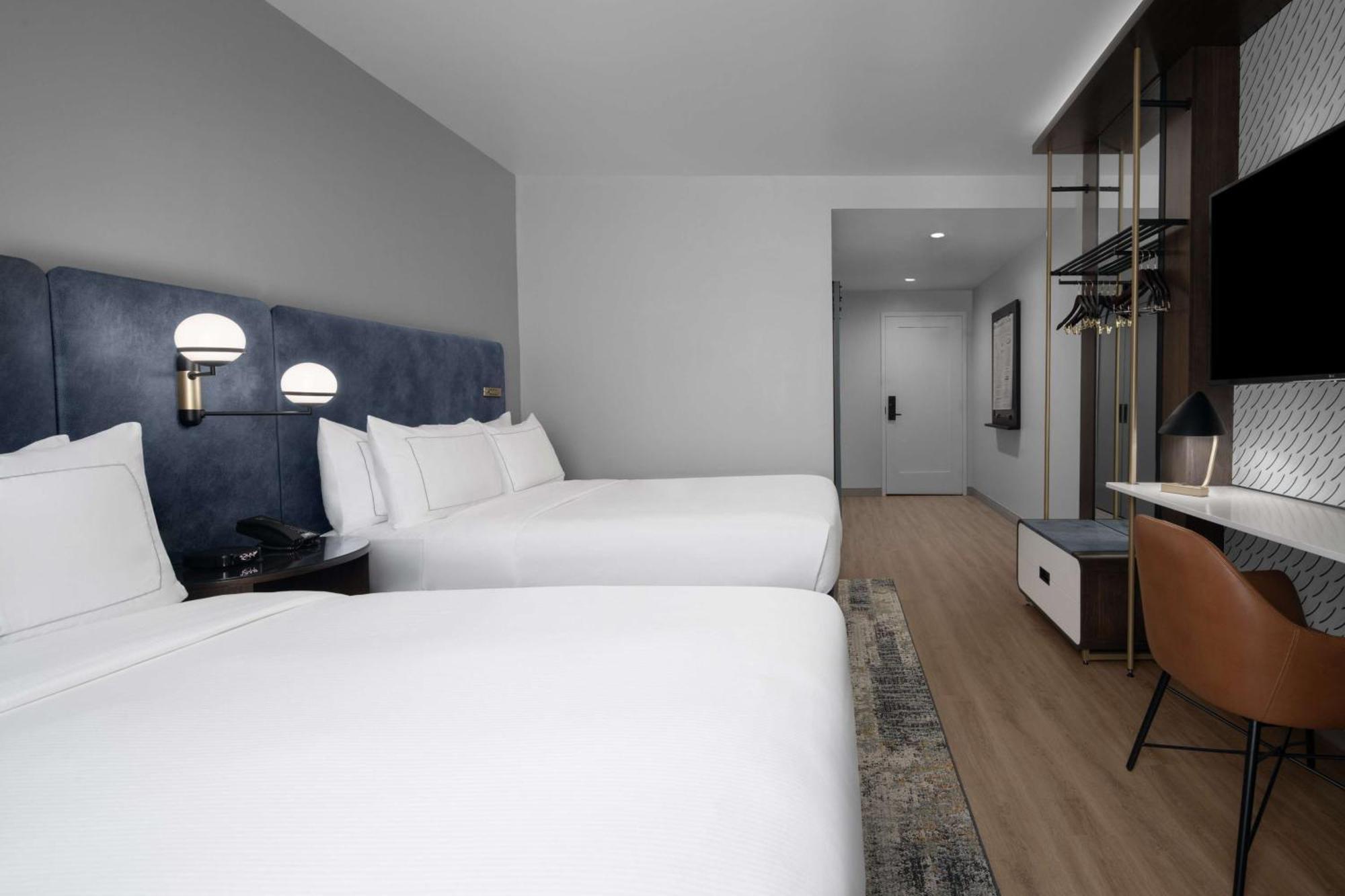Hotel West & Main Conshohocken, Tapestry Collection Hilton Bagian luar foto